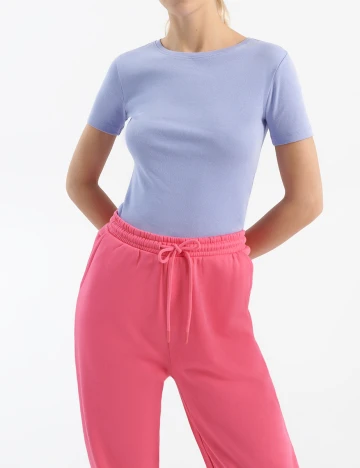 Tricou House Brand, mov