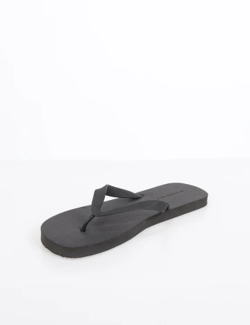 Slapi Reserved, negru