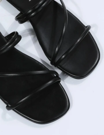 Slapi SHEIN, negru