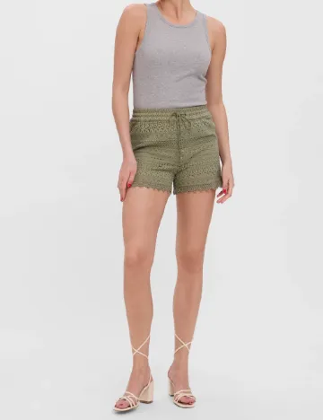 Pantaloni scurti Vero Moda, verde Verde