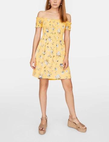 Rochie Stradivarius, model floral