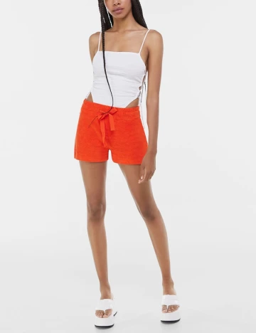 Pantaloni scurti Bershka, portocaliu