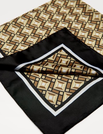 Bandana Zara, maro