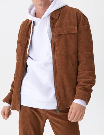 Jacheta House Brand, maro