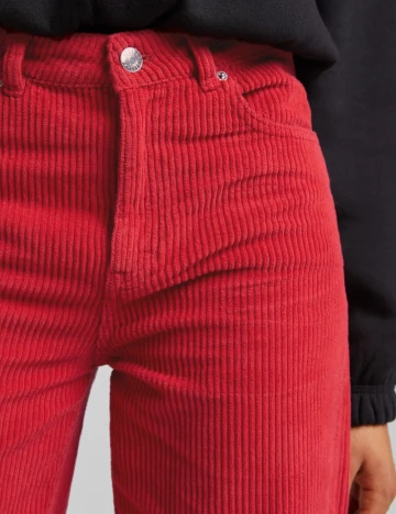 Pantaloni Bershka, rosu