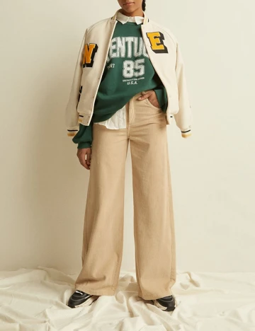 Pantaloni Bershka, crem