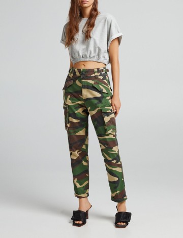Pantaloni Bershka, army, 36