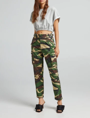 Pantaloni Bershka, army