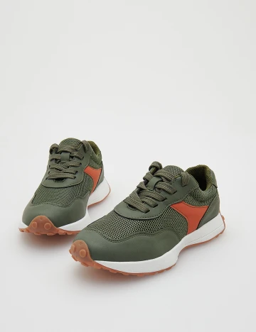Adidasi Reserved, verde