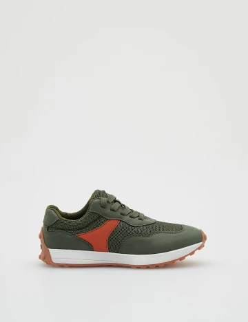 Adidasi Reserved, verde