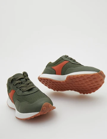 Adidasi Reserved, verde
