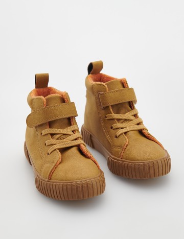 Ghete Reserved, maro