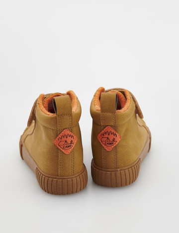 Ghete Reserved, maro