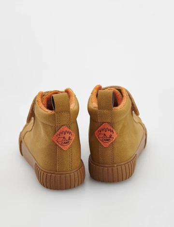 Ghete Reserved, maro