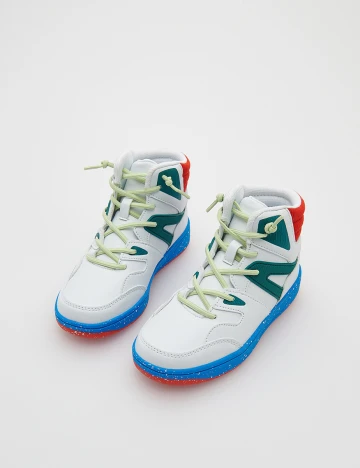 Adidasi Reserved, alb