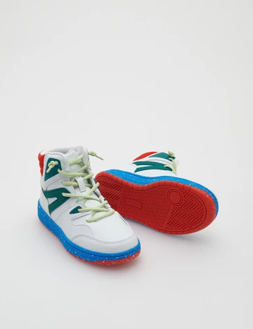 Adidasi Reserved, alb