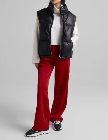 Vesta Bershka, negru