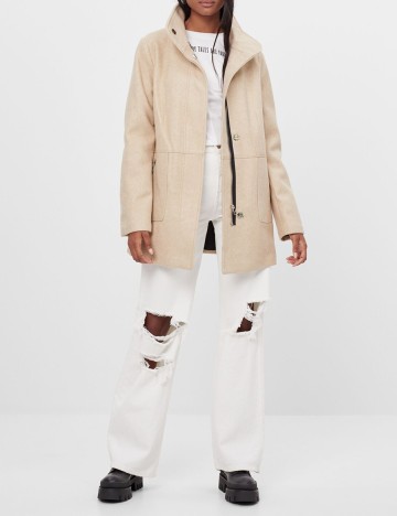 Palton Bershka, crem