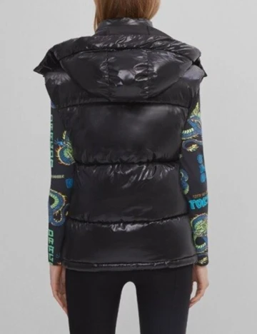Vesta Bershka, negru