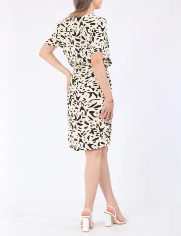 Rochie scurta Vila, crem/negru Crem