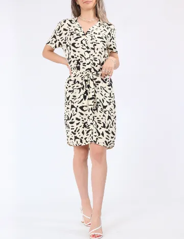 Rochie scurta Vila, crem/negru Crem