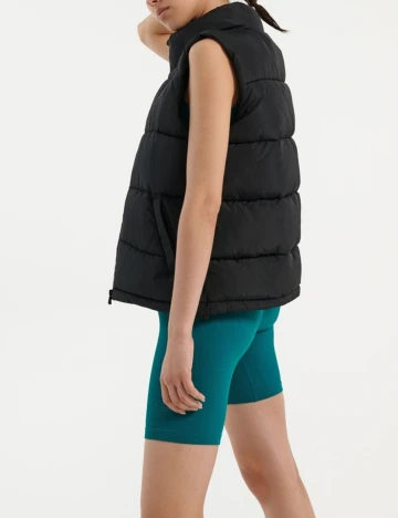 Vesta House Brand, negru