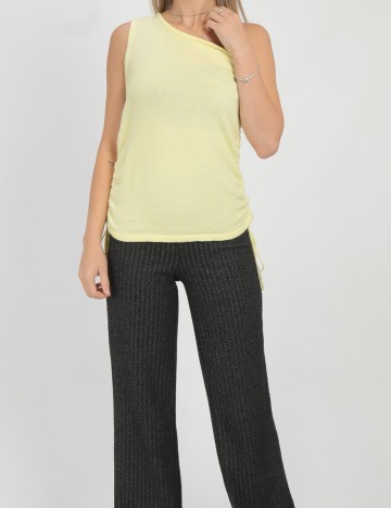 
						Top SHEIN, galben, L