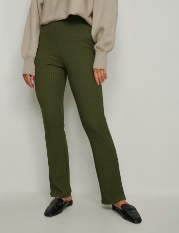 Pantaloni NA-KD, verde, S