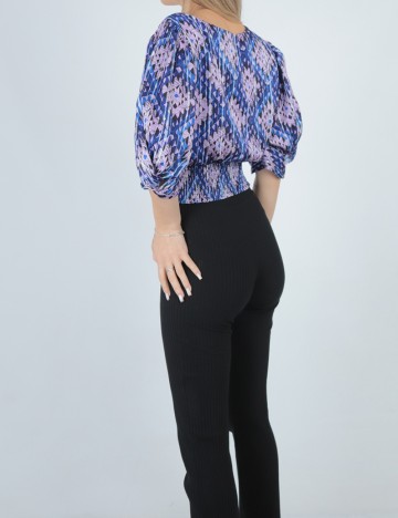 Camasa Guess, mov