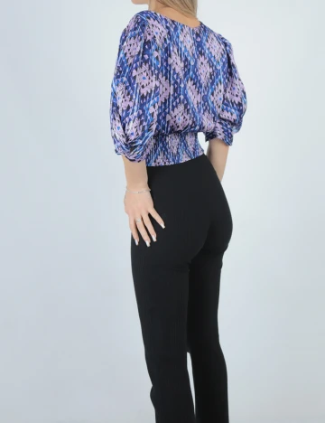 Camasa Guess, mov