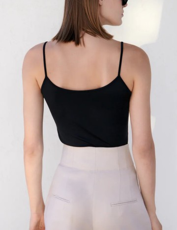 Maiou Zara, negru