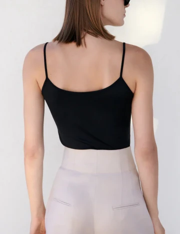 Maiou Zara, negru