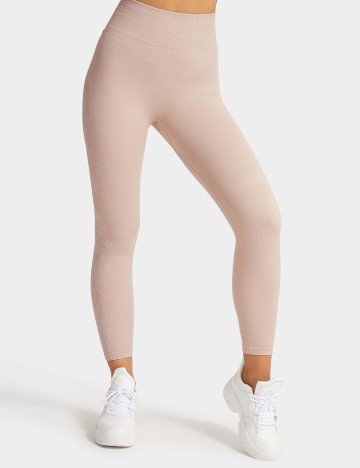 Colanti Guess, nude