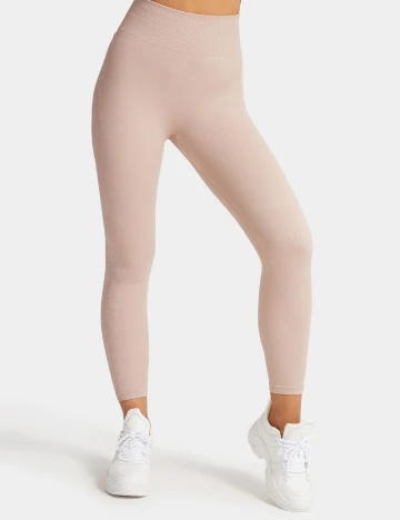 Colanti Guess, nude