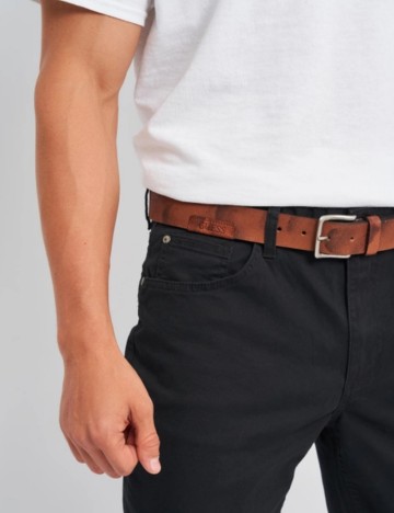
						Curea Guess, maro
