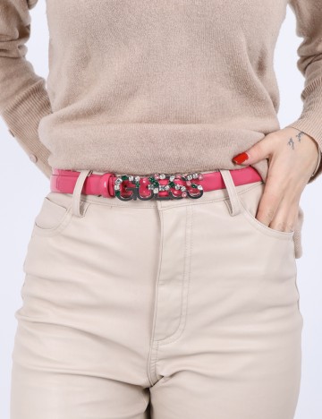 
						Curea Guess, roz