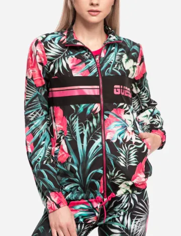 Jacheta Guess, mix culori