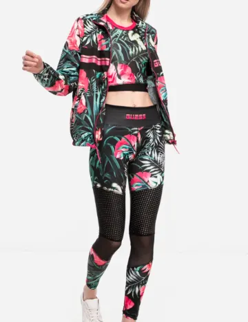 Jacheta Guess, mix culori