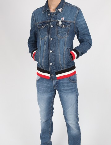 
						Jacheta Guess, bleumarin