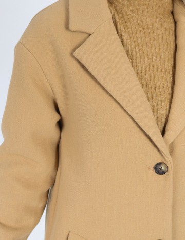 Palton Pieces, maro