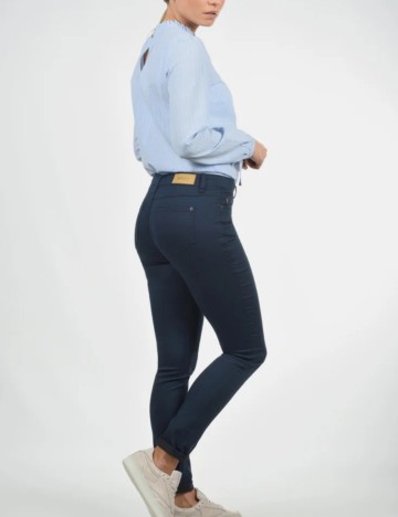 Blugi Desires, bleumarin