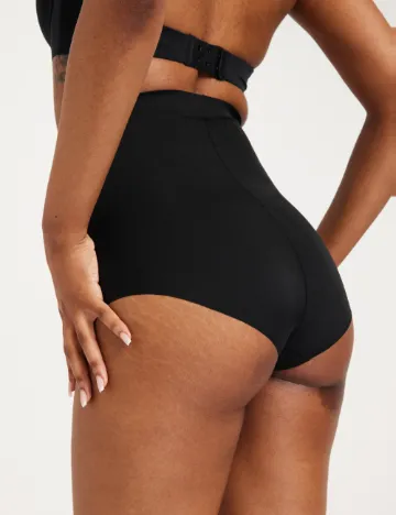Chilot Only, negru