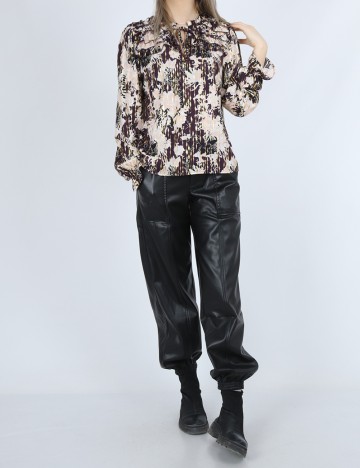 
						Bluza Only, mov