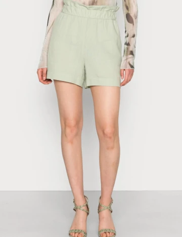 Pantaloni scurti Vero Moda, verde