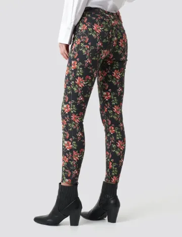 Pantaloni NA-KD, floral Floral print