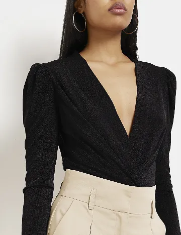 Body River Island, negru