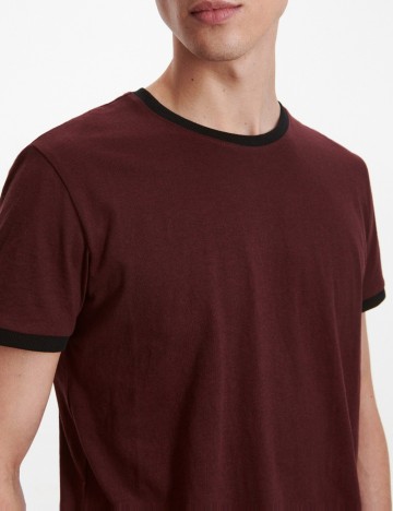 Tricou Reserved, visiniu