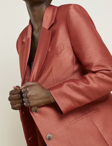 Sacou River Island, caramiziu