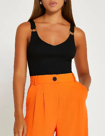 Maiou River Island, negru