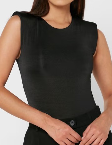 Body River Island, negru